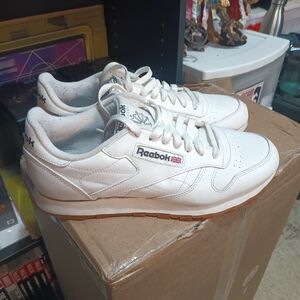Reebok Men's White Leather Sneakers with Gum Outsole